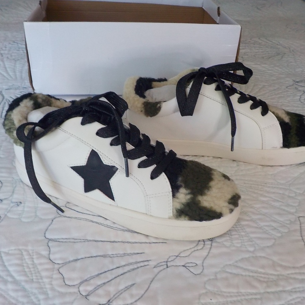 White Leather & Fur Sneakers